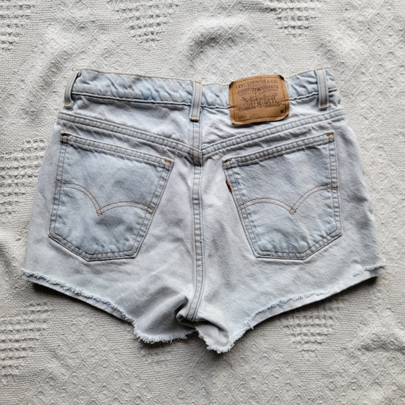 Levi's Vintage Orange Tab 90's 512-912 Slim Fit Cut Off Denim Shorts- Light Wash - Picture 2 of 8